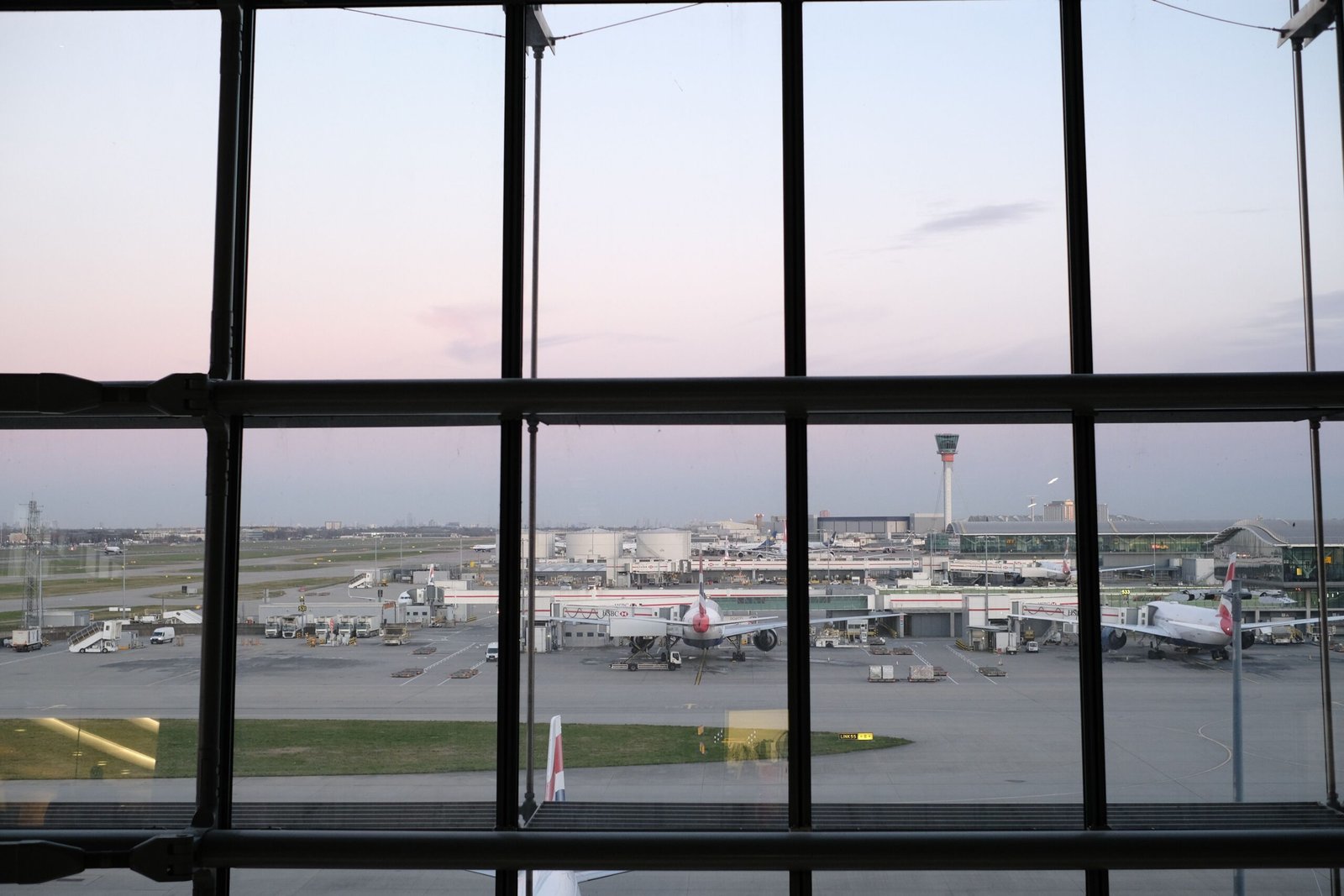 Air travel and airport guide